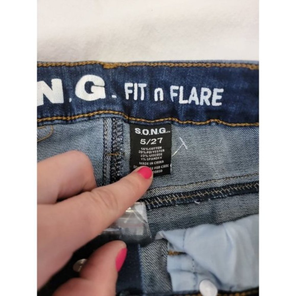 S.O.N.G Fit N Flare 5/27 Dark Wash Jeans Baby Girls Bejeweled on Back Pockets NW - Picture 8 of 10